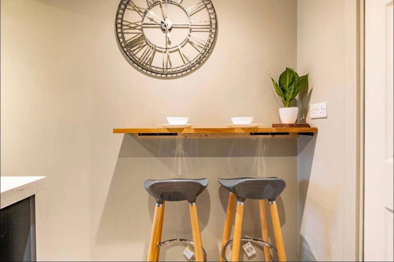 The Hideaway By The Sea - Free Parking Apartment Brighton Bagian luar foto