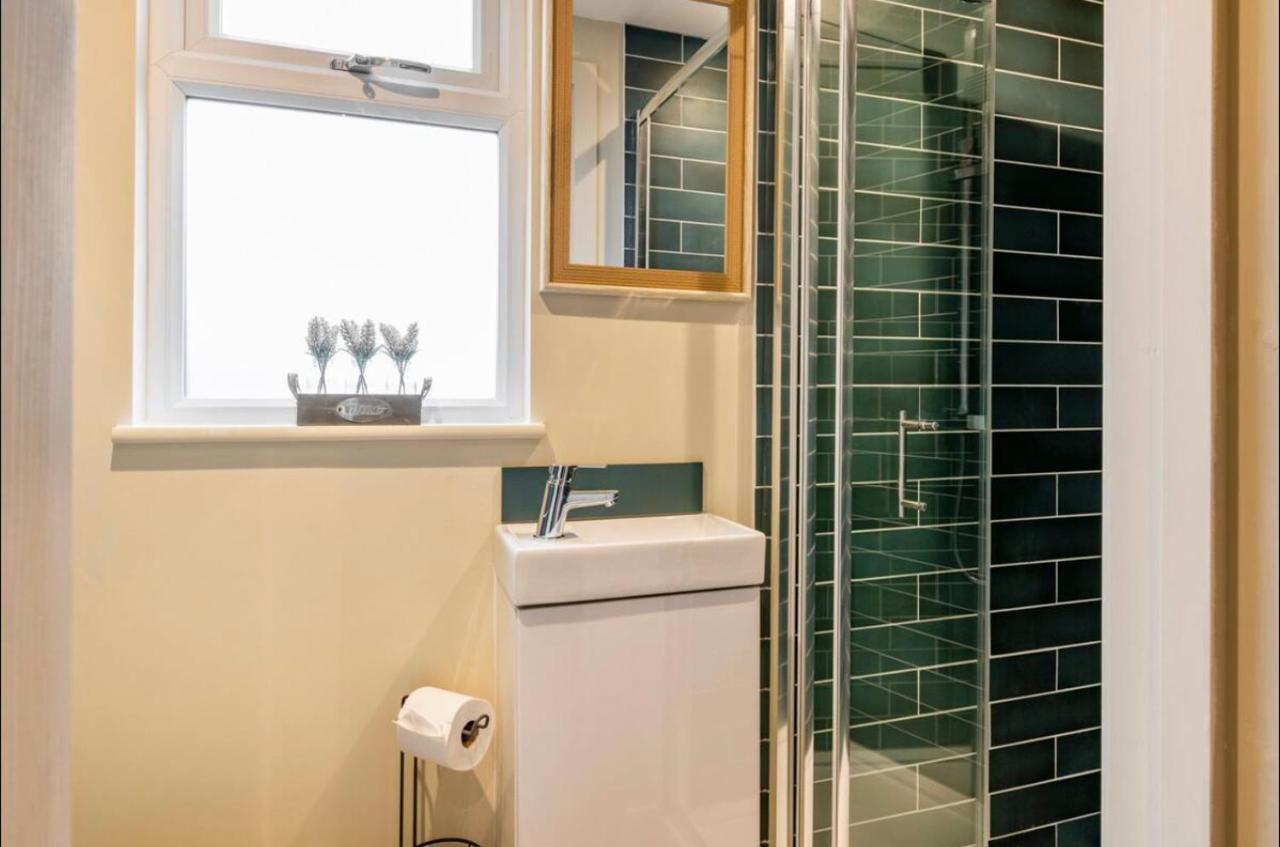 The Hideaway By The Sea - Free Parking Apartment Brighton Bagian luar foto