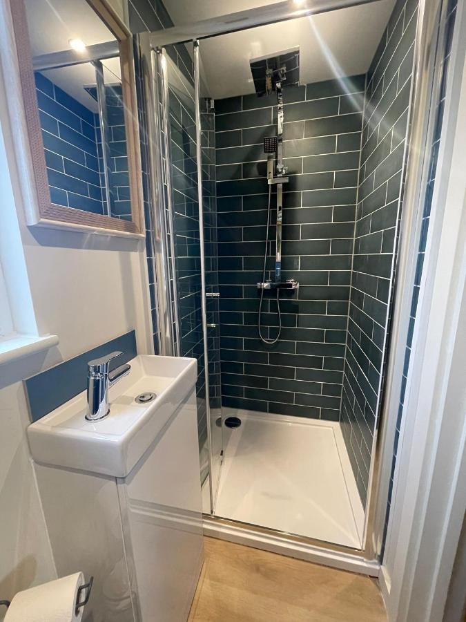 The Hideaway By The Sea - Free Parking Apartment Brighton Bagian luar foto
